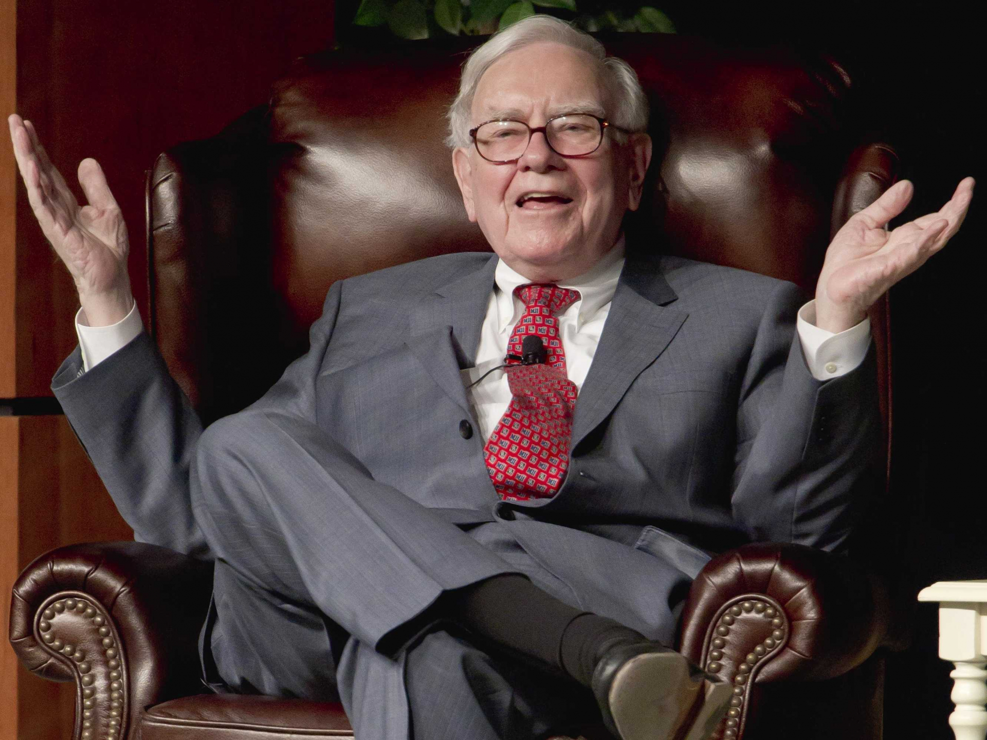 Lời khuyên Warren Buffett dành cho giới trẻ: ‘Tôi không bao giờ trông chờ kiếm tiền từ thị trường chứng khoán’