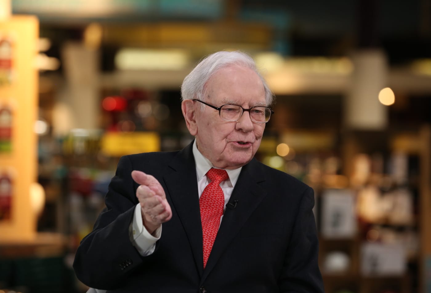 Warren Buffett - Hãy tự tạo cho mình suy nghĩ dài hạn