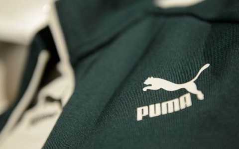 Hai hãng thời trang Puma và Prada tạm dừng hoạt động bán lẻ tại Nga