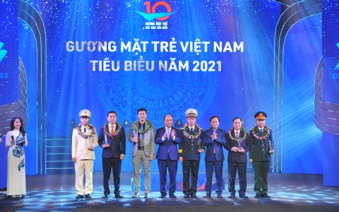 Vinh danh 10 Gương mặt trẻ Việt Nam tiêu biểu năm 2021