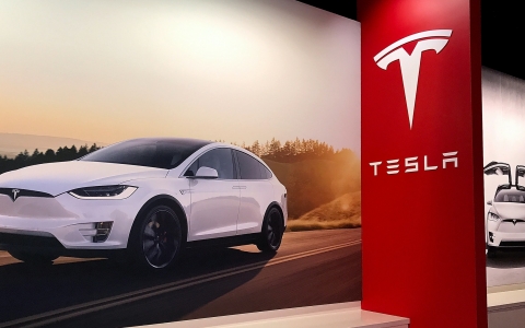 Tesla lên kế hoạch phân tách cổ phiếu