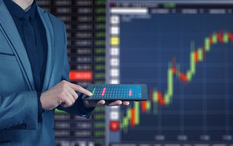 Chỉ số Vn-Index tăng 12 điểm, HNX-Index tiếp tục rơi