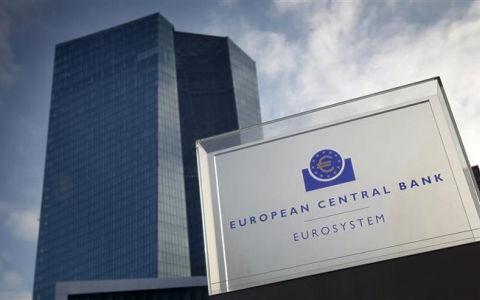 Giải quyết lạm phát tăng vọt, ECB ấn định mức tăng lãi suất lên 0,75%