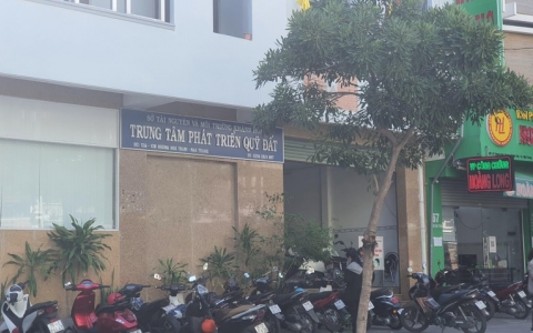 Giám đốc Trung tâm Phát triển quỹ đất Khánh Hòa bị cách chức