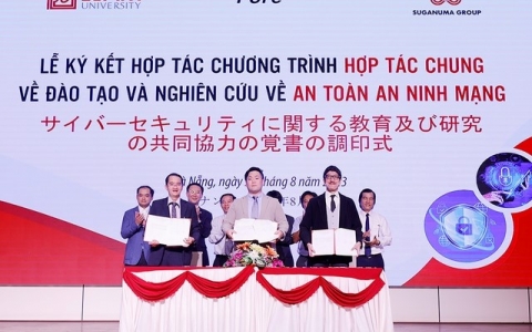 40 sinh viên Đại Học Duy Tân được trả 400 - 800 USD/tháng qua hợp tác với Fore