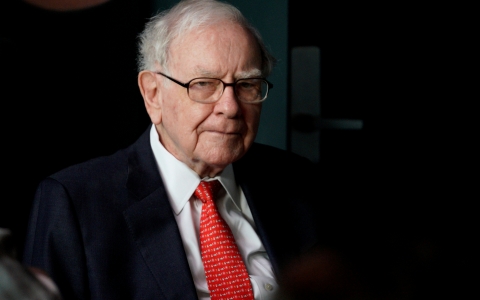 Lời khuyên Warren Buffett dành cho giới trẻ: ‘Tôi không bao giờ trông chờ kiếm tiền từ thị trường chứng khoán’