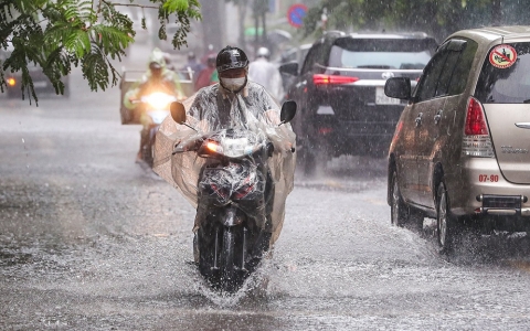 Bắc Bộ kết thúc kết thúc nắng nóng, chuyển mưa dông từ ngày 24/8