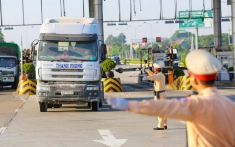 Dừng ban hành 'giấy phép con' cản trở lưu thông hàng hoá