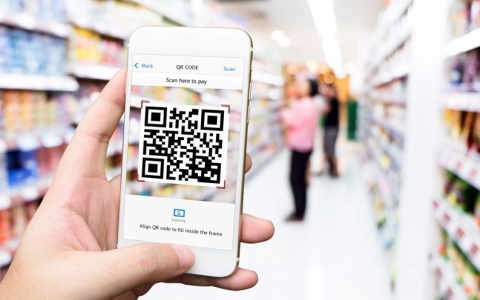 Hà Nội yêu cầu người dân quét mã QR khi đi siêu thị, chợ