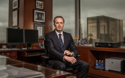 CEO Morgan Stanley kêu gọi Fed sớm tăng lãi suất