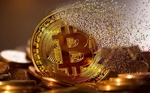 Bitcoin tiếp tục giảm, thị trường biến động trái chiều