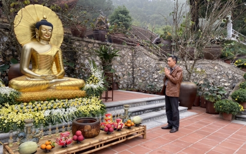 Nguyễn Văn Long: Lặng Lẽ Thu Hồn Tĩnh Càn Khôn