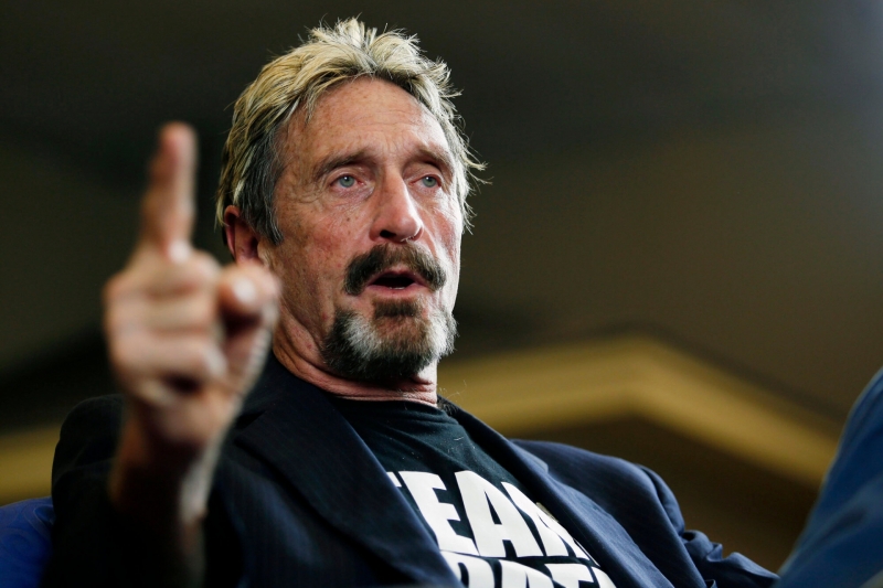 McAfee chắc chắn 99% rằng mình biết danh tính của Satoshi Nakamoto, tác giả của sách trắng về Bitcoin, là ai