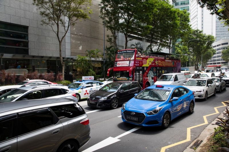 Singapore tuyên bố, quốc gia này sẽ không cho phép đăng ký mới đối với xe taxi và xe con sử dụng động cơ dầu kể từ 2025