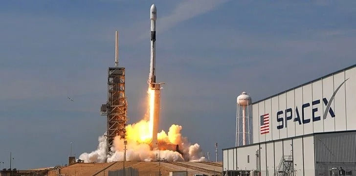 spacex-rocket-min