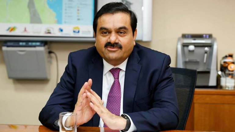 Ông Gautam Adani vừa vượt qua người đồng hương Mukesh Ambani trở thành người giàu nhất châu Á (Ảnh: EPA).