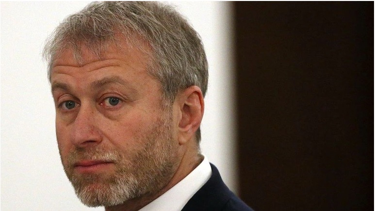 Tỷ phú Roman Abramovich là một trong những nhà tài phiệt Nga bị EU và Anh trừng phạt vào tháng trước (Ảnh: Getty).