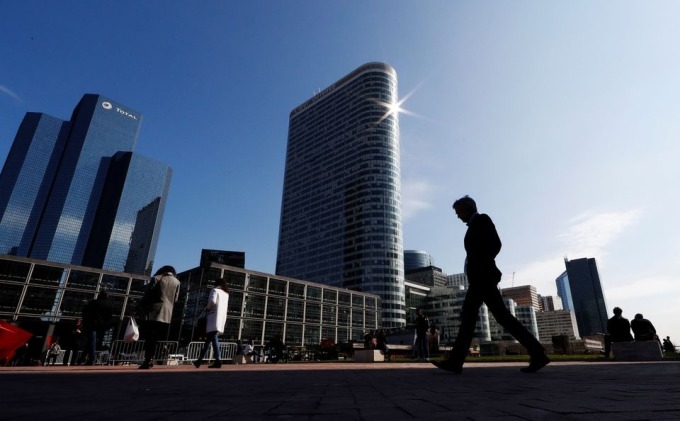 Một góc quận La Defense, Paris, Pháp. Ảnh: Reuters