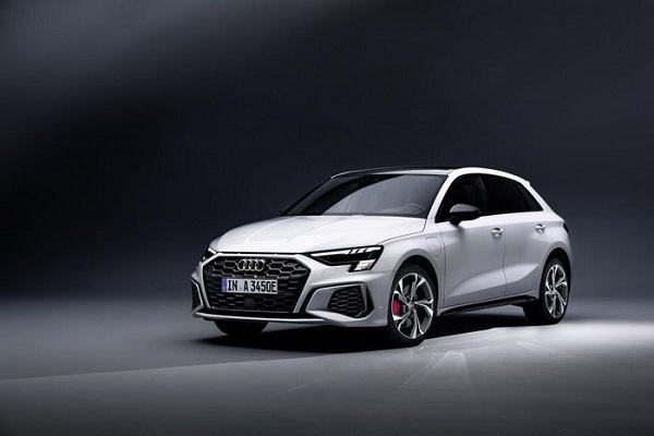 Audi-A3-Sportback-45-TFSI-1