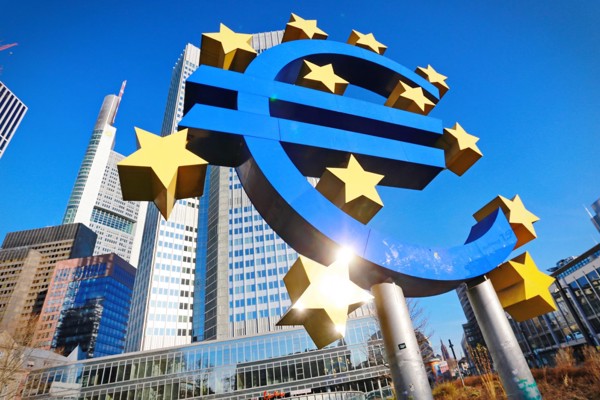 Ủy ban châu Âu hạ dự báo tăng trưởng năm 2021 của Eurozone