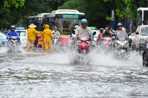 Dự báo thời tiết 25/4: Bắc Bộ chuyển mát, lạnh từ ngày 26/4