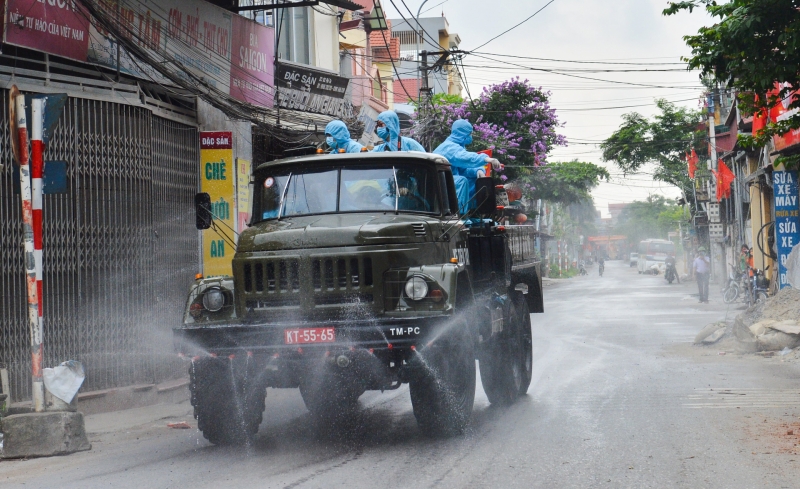 Ngay sau khi có thông tin về các ca bệnh, lãnh đạo CDC Hà Nội đã làm việc với xã Tô Hiệu, Thường Tín về công tác phòng, chống dịch cũng như đề nghị phun khử khuẩn khu vực các trường hợp liên quan đến ca bệnh