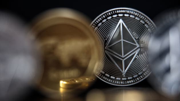 Ethereum là gì? Ether và Bitcoin khác nhau như thế nào?