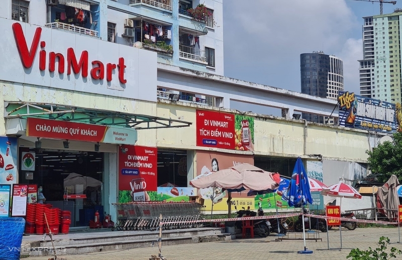 Đóng cửa 37 siêu thị, cửa hàng Vinmart, Vinmart+ do có liên quan dịch tễ các F0 (Ảnh: VnExpress)