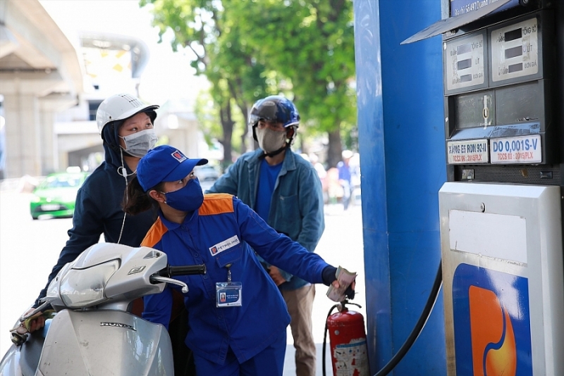 Giá xăng dầu có thể tiếp tục tăng vào ngày mai?