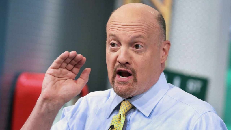 Jim Cramer: Muốn ngừa lạm phát thì mua vàng, còn ham đầu cơ thì chốt Bitcoin