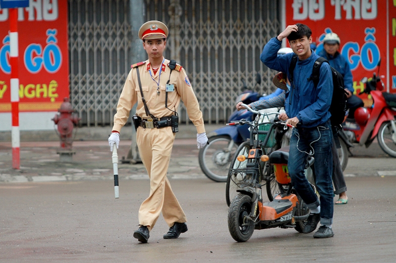 Tăng mức phạt với hành vi không đội mũ bảo hiểm (Ảnh minh họa)