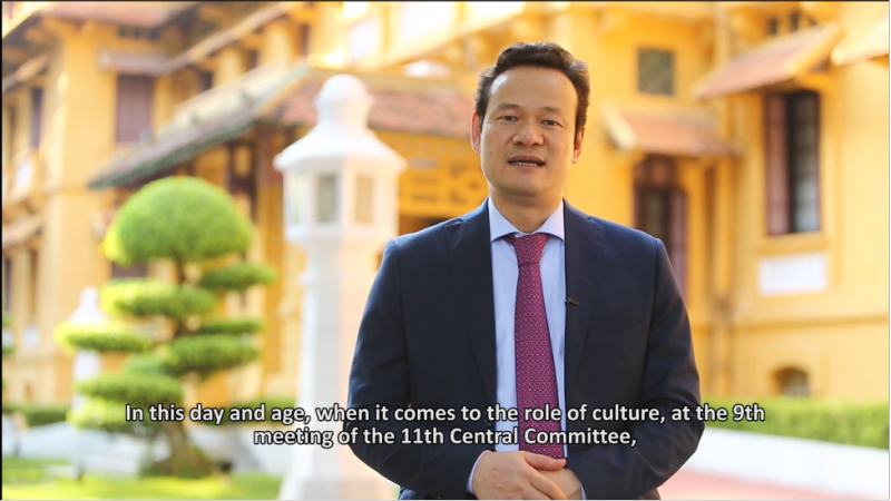Ông Mai Phan Dũng, Vụ trưởng Vụ Ngoại giao Văn hoá và UNESCO, Bộ Ngoại giao Việt Nam trình bày các vấn đề về ngoại giao văn hóa và phát huy sức mạnh mềm của Việt Nam